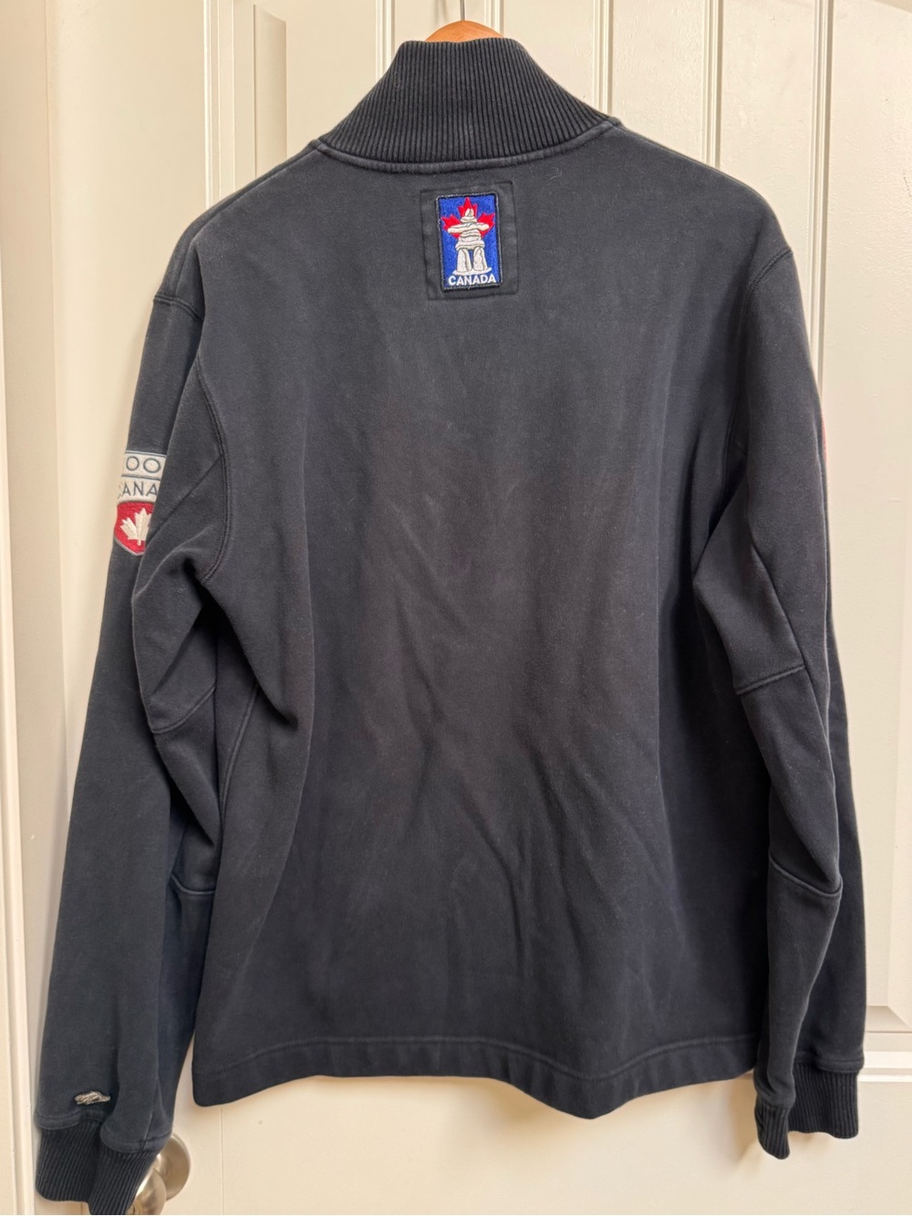 Roots Retro Black Full Zip Canada Patches Soft Jacket. Size L - Picture 2 of 10